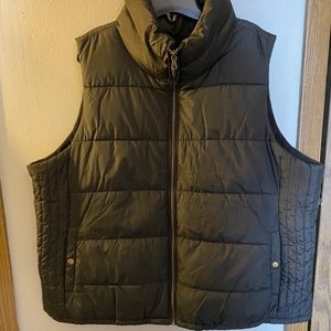 Old Navy puffer vest (Size XXL)